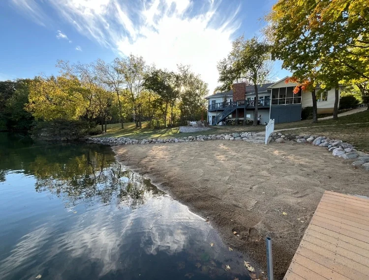 Shoreline outdoor living edge by Zehr Property Maintenance